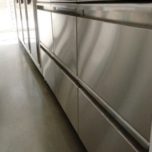 Neutralni sto sa fiokama