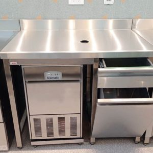 Radni sto sa fiokom i kip kantom Acero